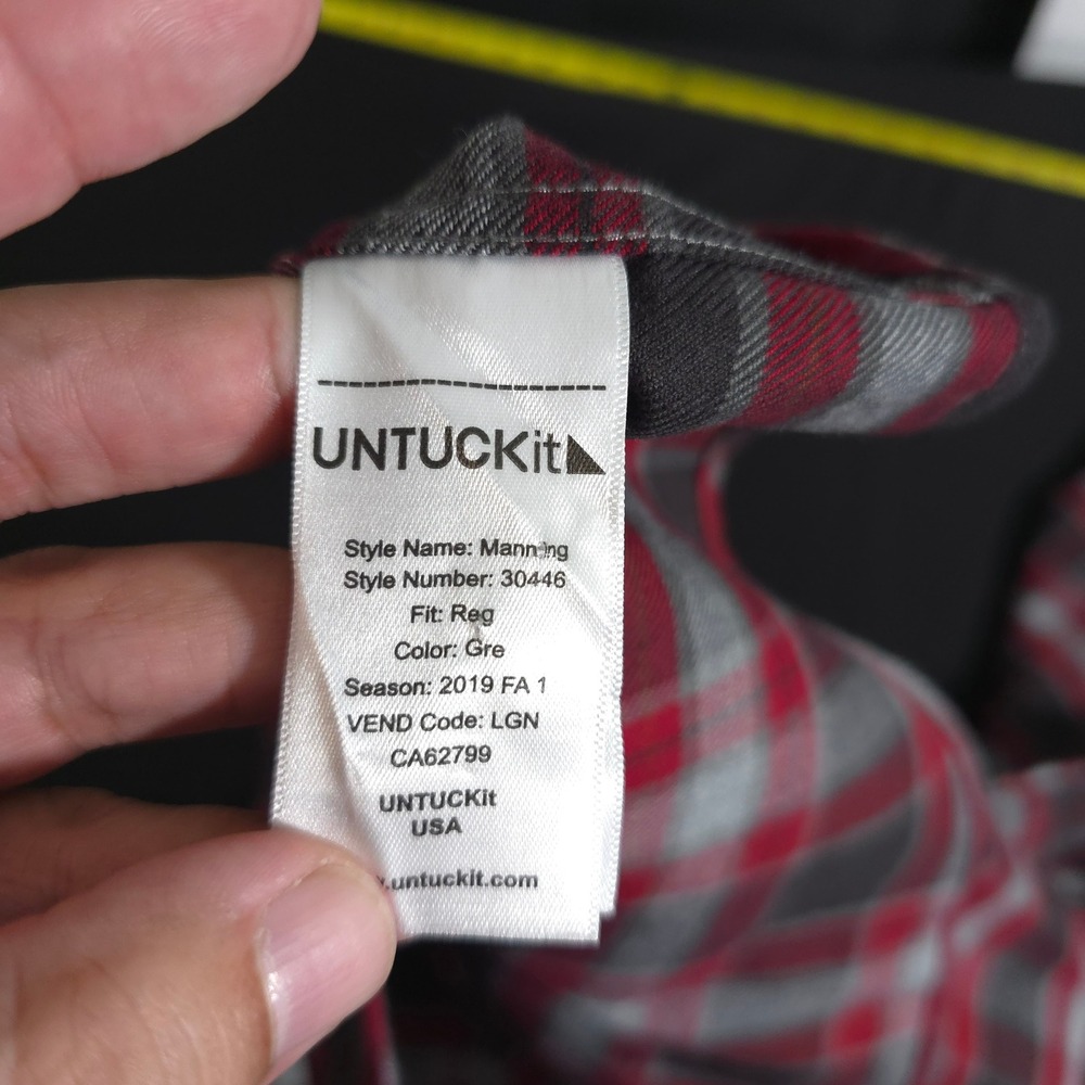 UNTUCKit Manning Shirt Mens Medium Grey Red Plaid Flannel Regular Fit 30446 Dual - Picture 4 of 8